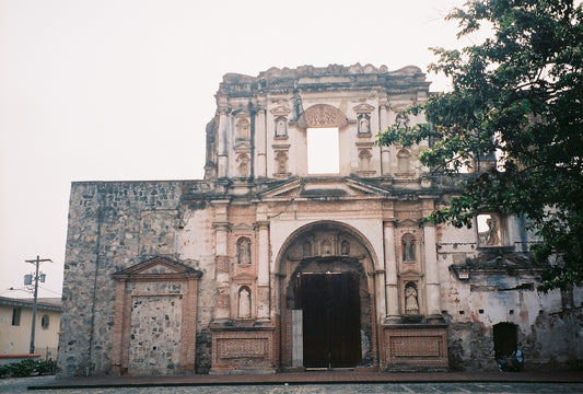 Location Antigua, Guatemala. Shot Captured May 2016 on Kodak Portra 400 Film. Print Our fine art Giclée prints are made to order in Australia, come unframed and are professionally printed on Canson Baryta Prestige 340gsm (archival semi-gloss paper). Print sizes A4 to A2 are inclusive of a 30mm (3cm) white border and print size A1 is inclusive of a 50mm (5cm) white border. This gives our prints more balanced and contemporary look.